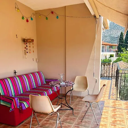 Sunny House At Ancient Mycenae, Close To Nafplio! Apartmán *